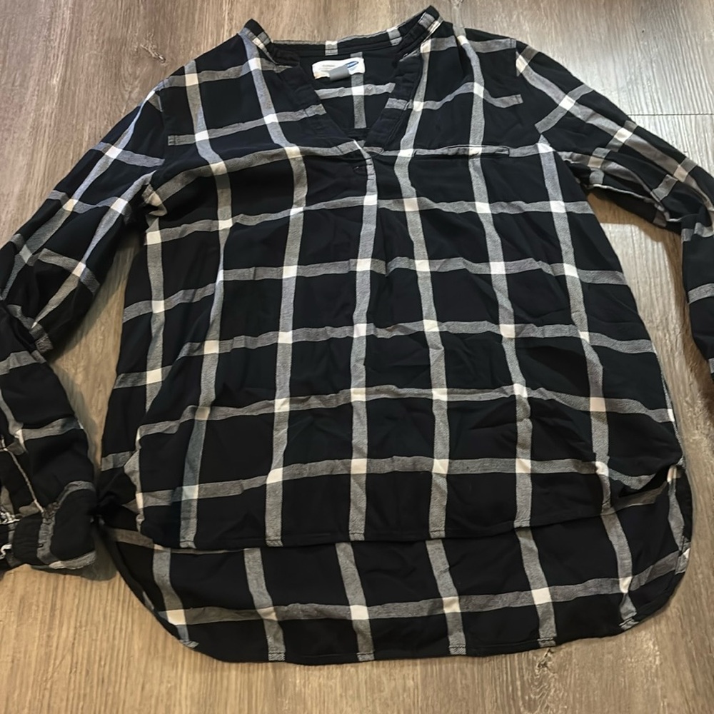 $ Clearance Sale $ Old Navy classic high low checkered blouse